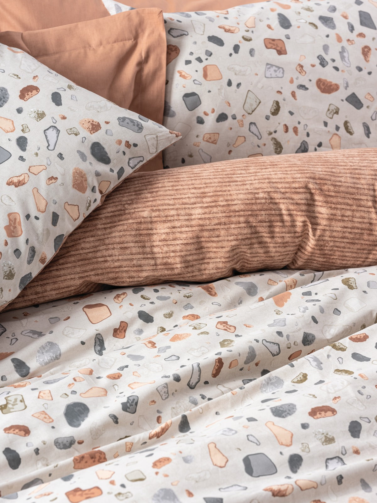 Minimal Collection – Erdverbundene Ruhe: Bettwäsche-Set Terrazzo Percale | 100 % Baumwolle Ranforce