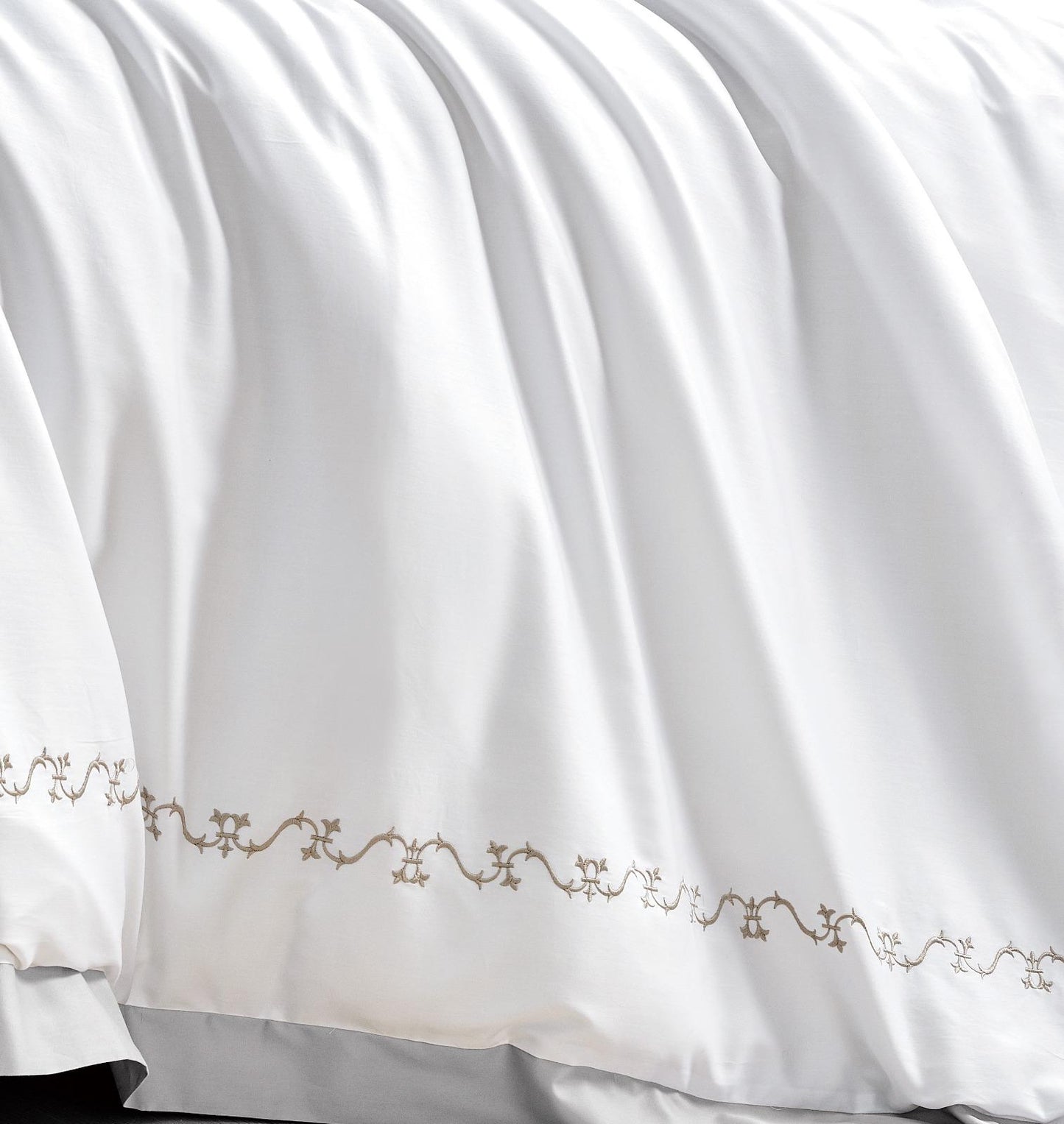 Hotel Collection – Timeless Diana Edition | Luxuriöses, weiches, weißes Bettwäscheset mit Doppellinienstickerei – 300 Fäden pro Zoll Premium-Baumwolle – 6-teiliges Bettbezugset (Kopie)