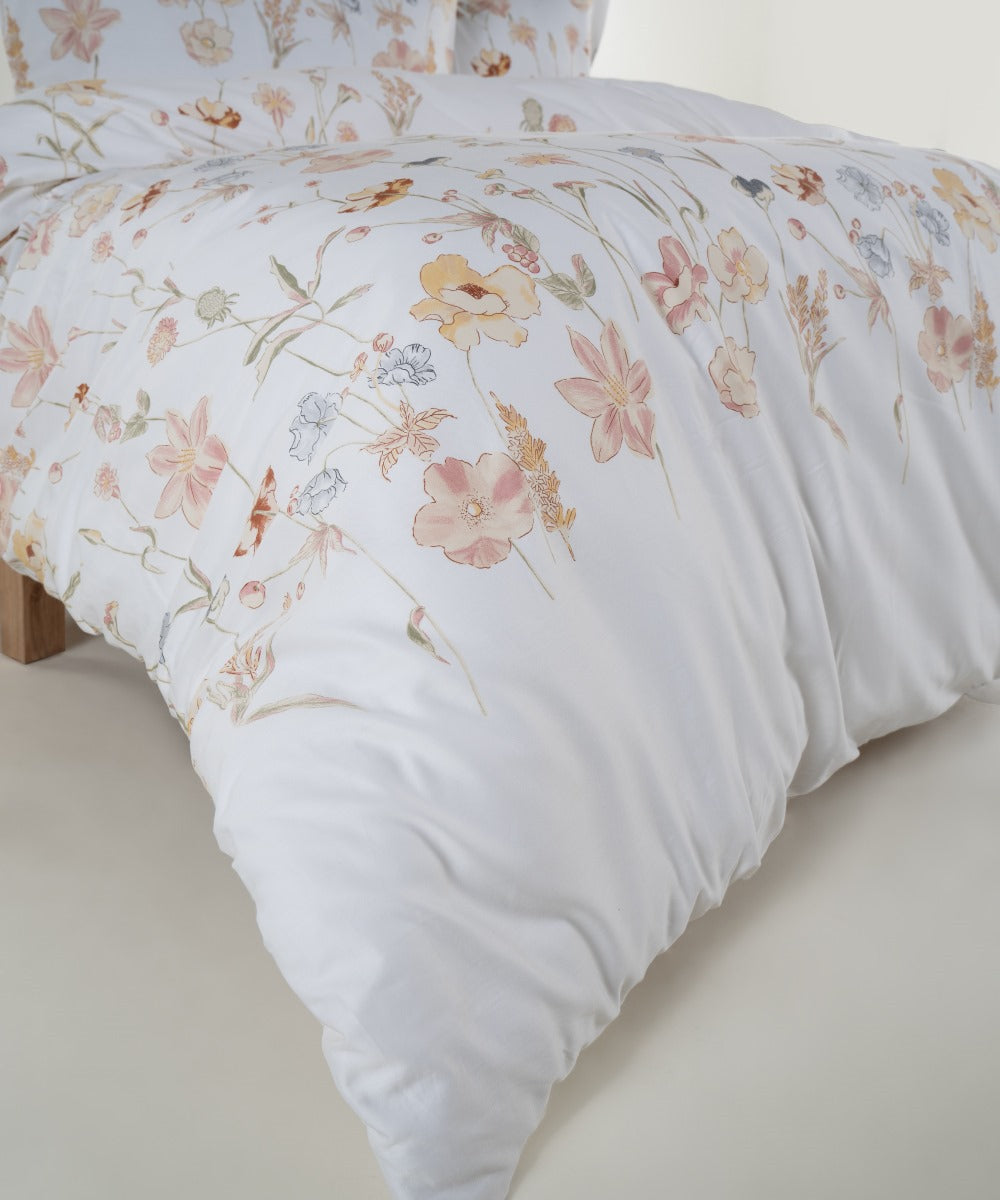 Bettwäsche-Set „Elfenbeinfarbener Gartenblumen-Satin“ (210 TC) | OEKO-TEX®-zertifiziert