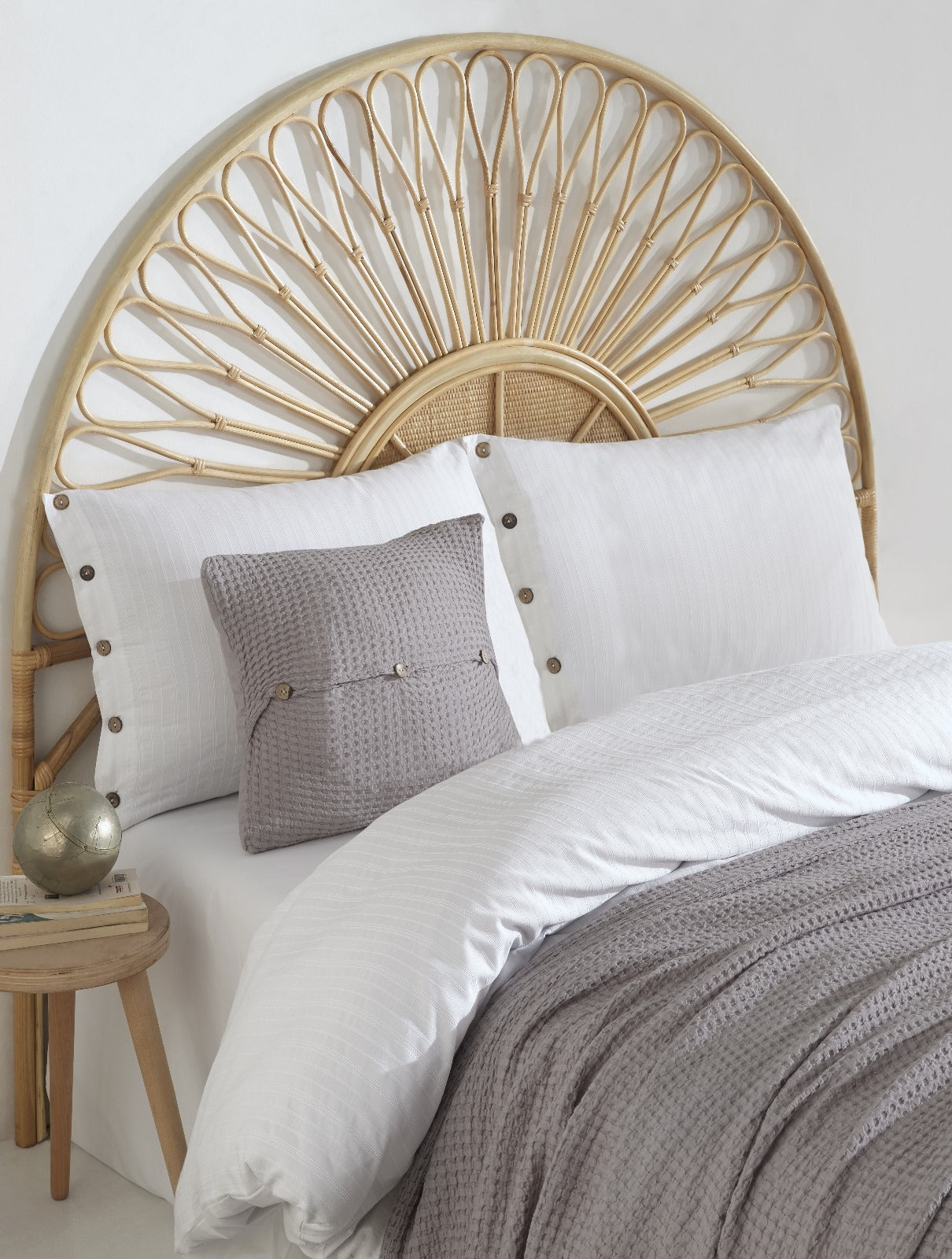 Como Bianco – Luxuriöse Bettwäschegarnitur aus reiner Baumwolle mit Knopfdetails | Mila Home