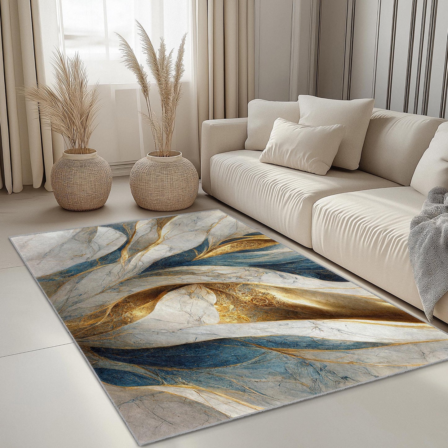 Eleganter, abstrakter rechteckiger Teppich in Blau und Gold | Luxuriöse, moderne Wohnaccessoires | Weicher und waschbarer Teppich fürs Wohnzimmer