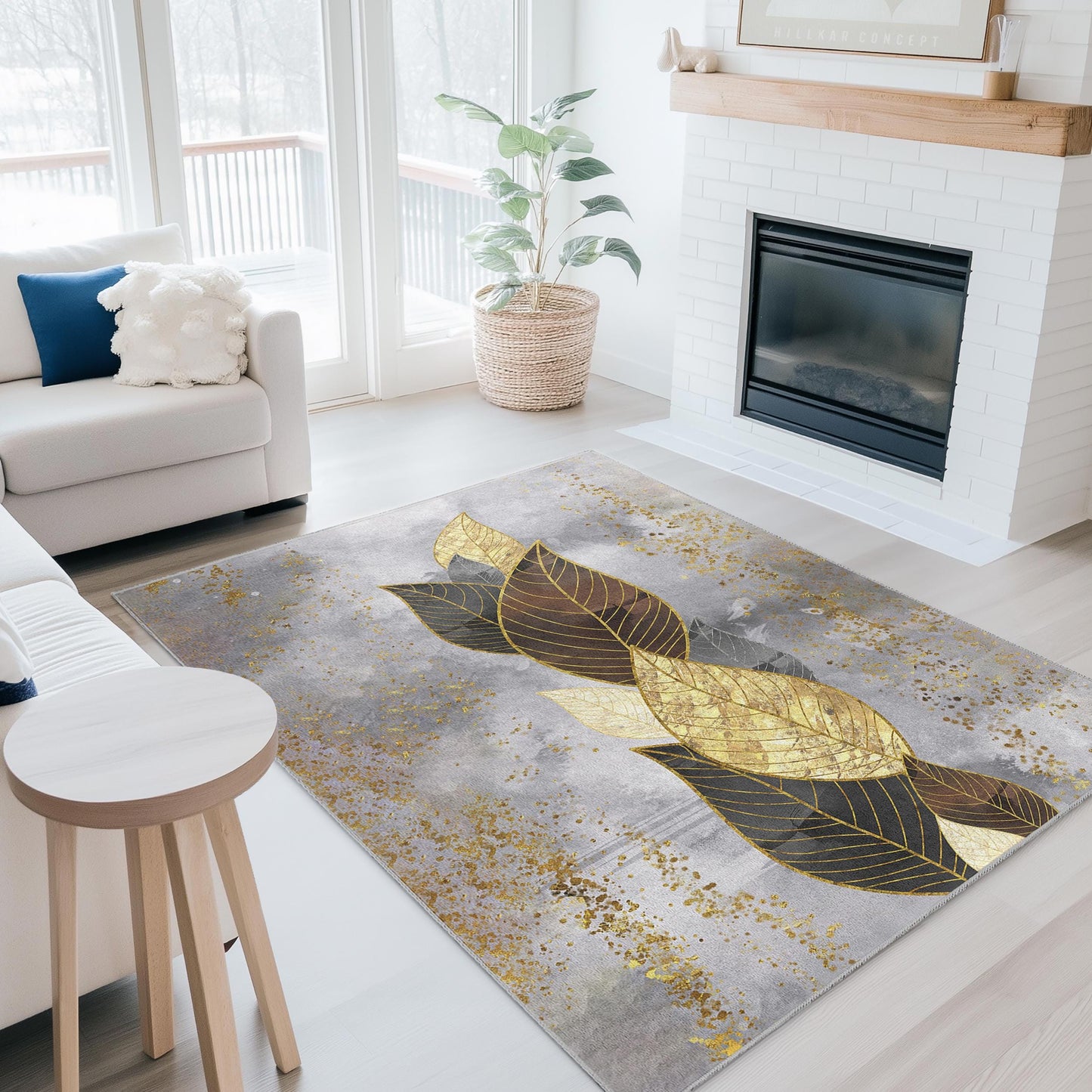 Botanischer Teppich mit Goldblattmuster: Moderne, elegante Wohndekoration
