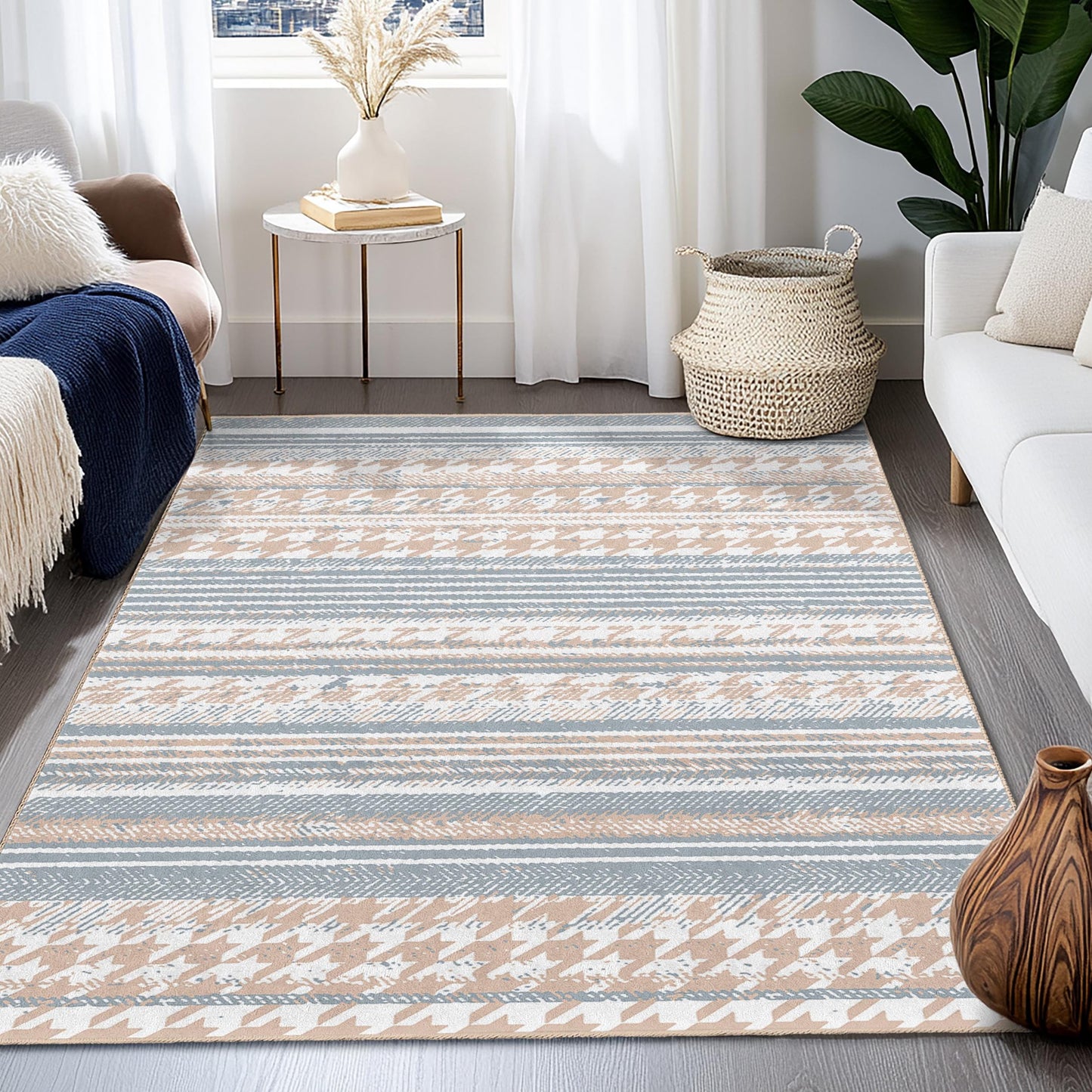 Eleganter, gestreifter rechteckiger Teppich, moderner Wohnzimmerteppich, stilvolle Wohndekoration, weicher rechteckiger Teppich, moderne Fußmatte