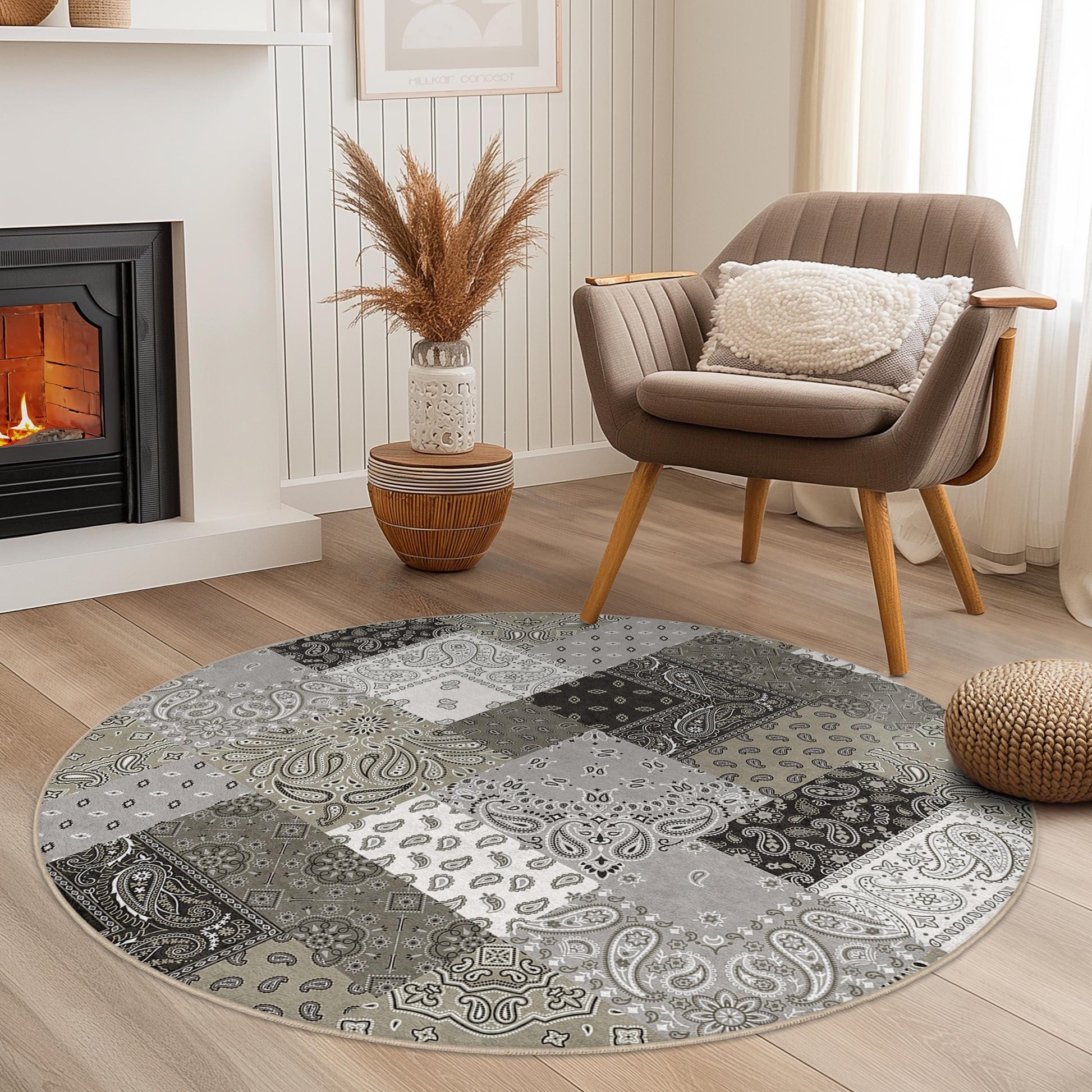 Chic Grey Bandana Print Round Area Rug, Stylish Round Carpet for Living Room, Bohemian Round Rug, Soft Decorative Floor Mat