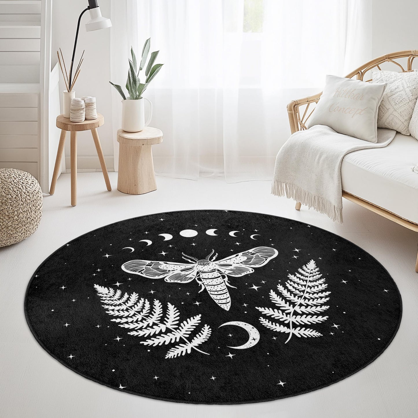 Runder Teppich mit mystischem Mottenmuster, himmlischer Dekoteppich, schwarz-weißer Mottenteppich, Boho-Wohndeko, einzigartiger runder Teppich