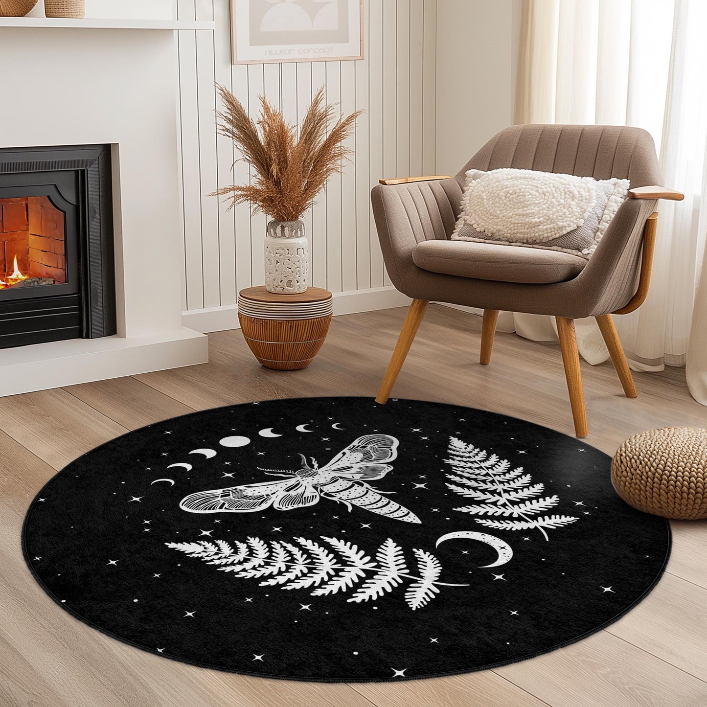 Runder Teppich mit mystischem Mottenmuster, himmlischer Dekoteppich, schwarz-weißer Mottenteppich, Boho-Wohndeko, einzigartiger runder Teppich