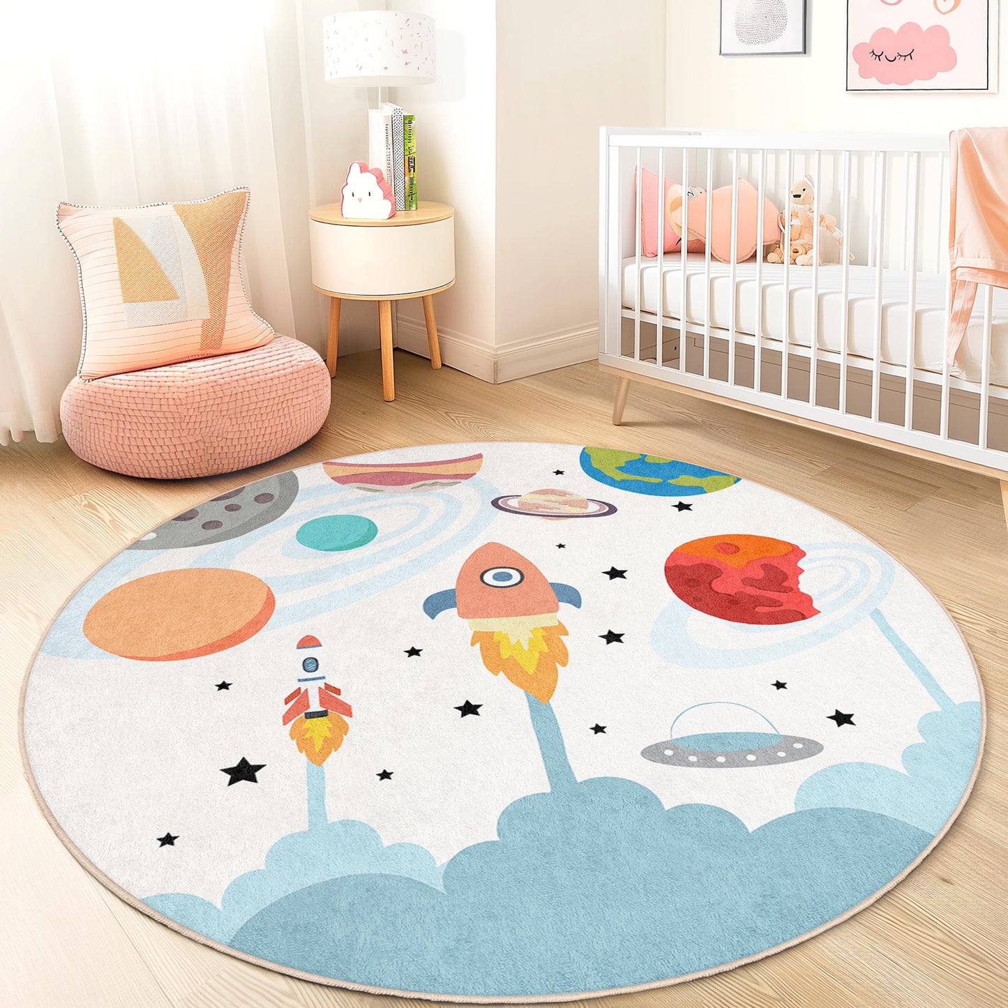 Runder Spielteppich „Raketenabenteuer“ für Kinder, Weltraumteppich, farbenfrohe Kinderzimmerdekoration, lustiger Spielzimmerteppich, Akzent im Kleinkinderzimmer