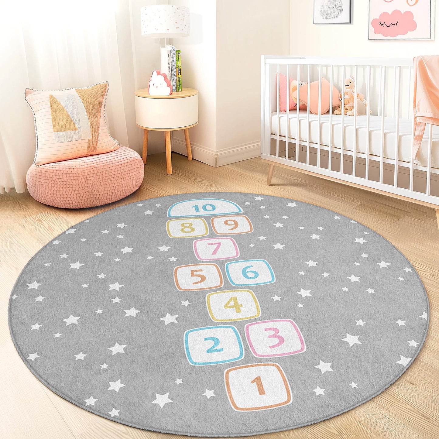 Runder Kinderteppich mit Hüpfspielmuster, verspielter Teppich fürs Kinderzimmer, weiche Kinderzimmerdekoration, interaktive Spielmatte, Kinderzimmerteppich