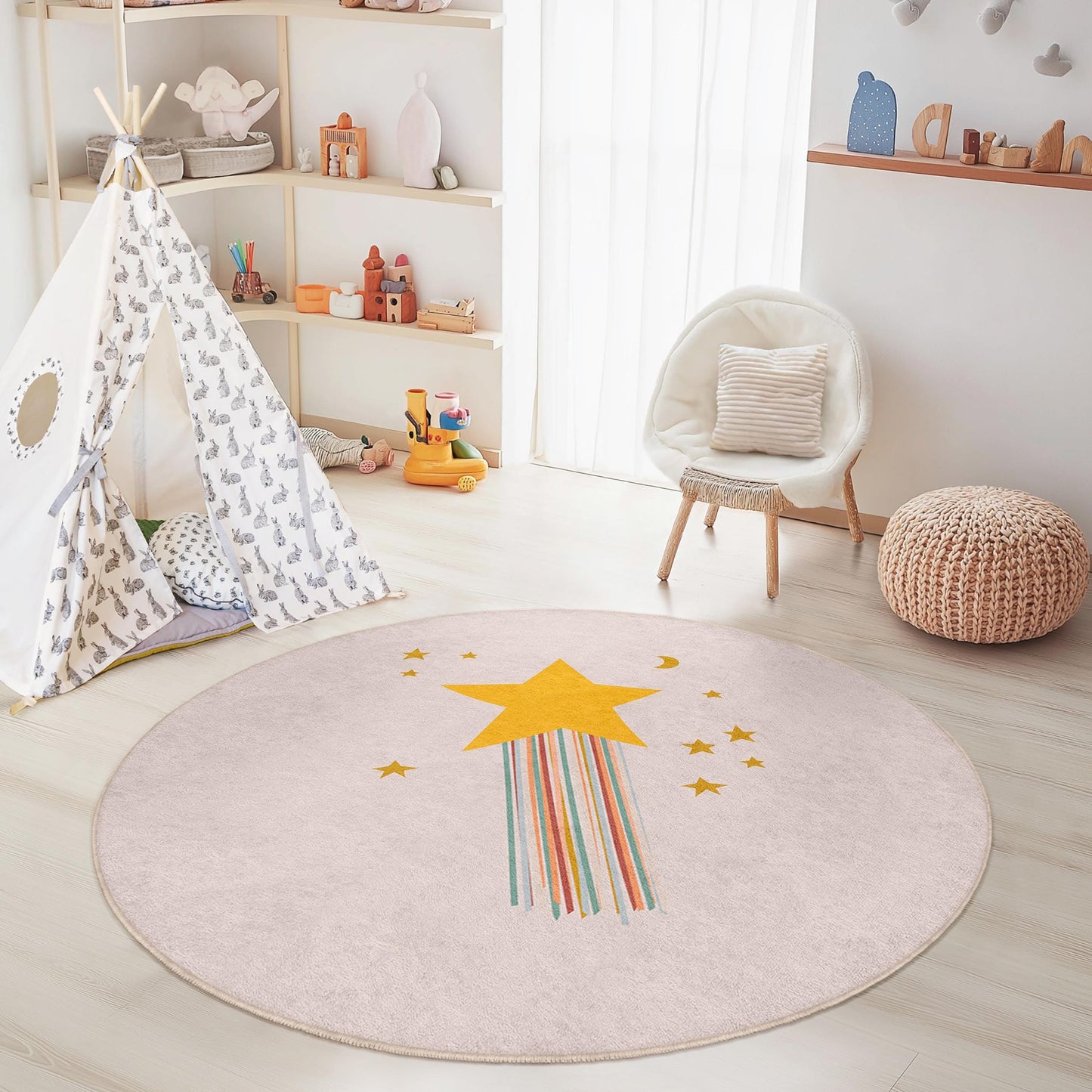 Runder Kinderteppich „Sternennacht“, verträumte Spielmatte fürs Kinderzimmer, gemütliche Kinderzimmerdekoration, Teppich mit Sternen- und Mondmotiv