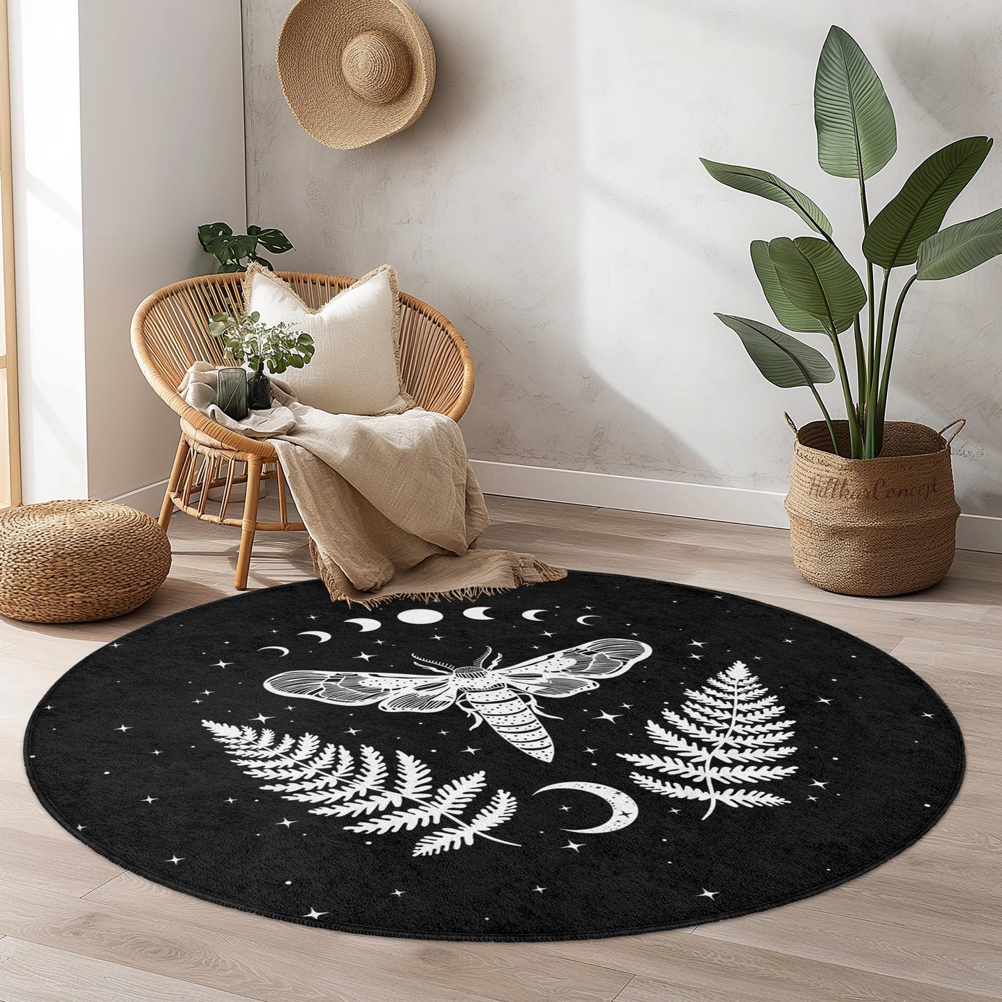 Runder Teppich mit mystischem Mottenmuster, himmlischer Dekoteppich, schwarz-weißer Mottenteppich, Boho-Wohndeko, einzigartiger runder Teppich