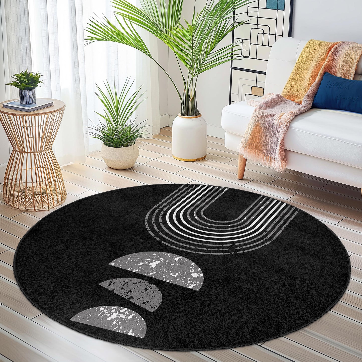 Schwarz-weißer, geometrischer runder Teppich: Modernes minimalistisches Dekor