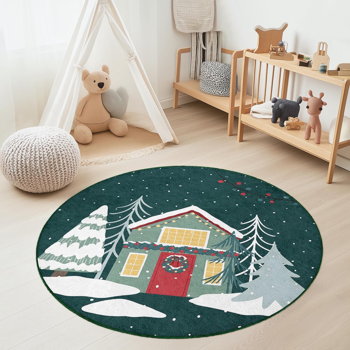 Runder Winterwunderland-Kinderteppich, Weihnachtsbaum-Deko-Teppich, Spielmatte mit Weihnachtsmotiven, gemütlicher Kinderzimmerteppich, festlicher Teppich fürs Kinderzimmer