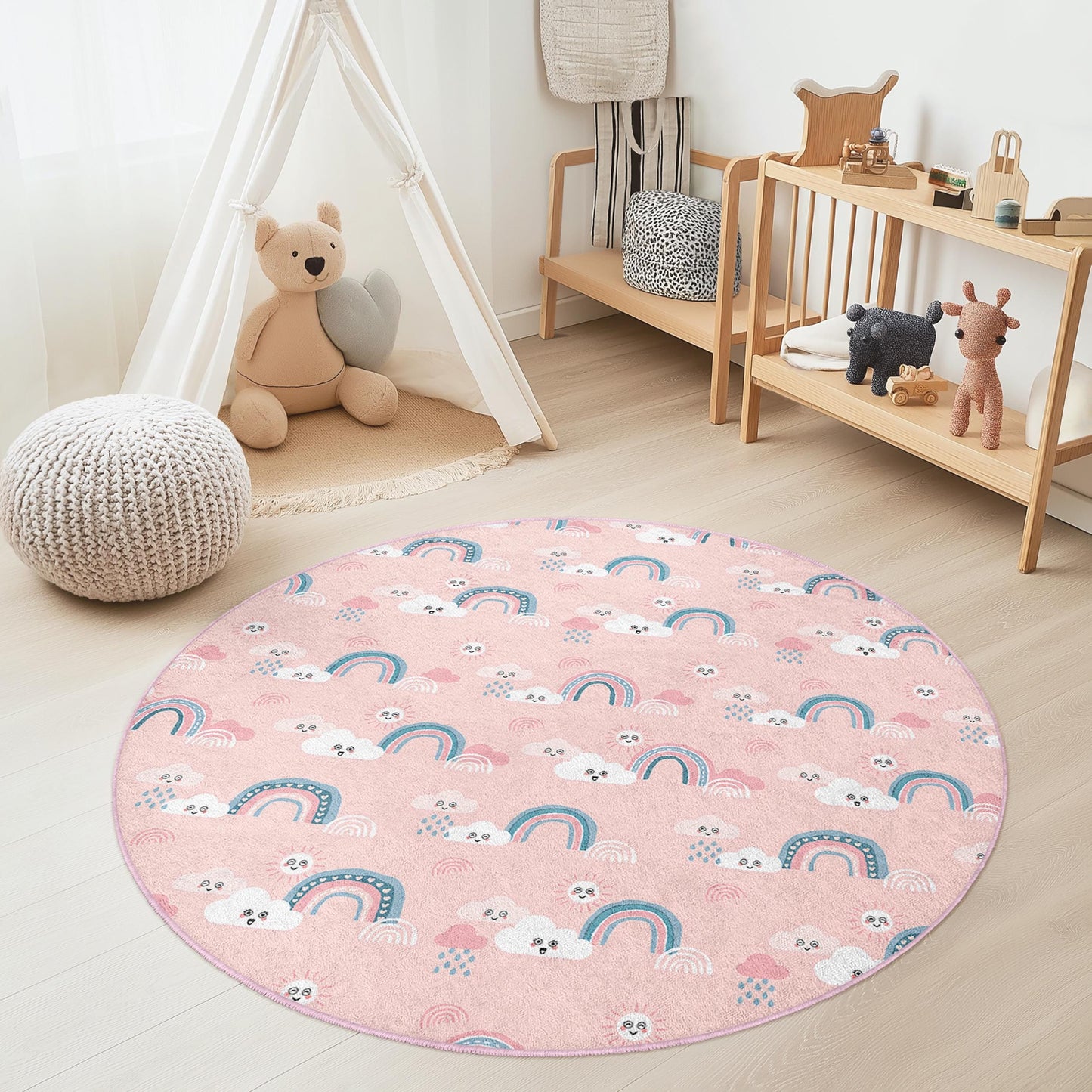 Regenbogenwolken-Kinderteppich: Zartrosa Teppich für Kinderzimmer und Spielzimmer