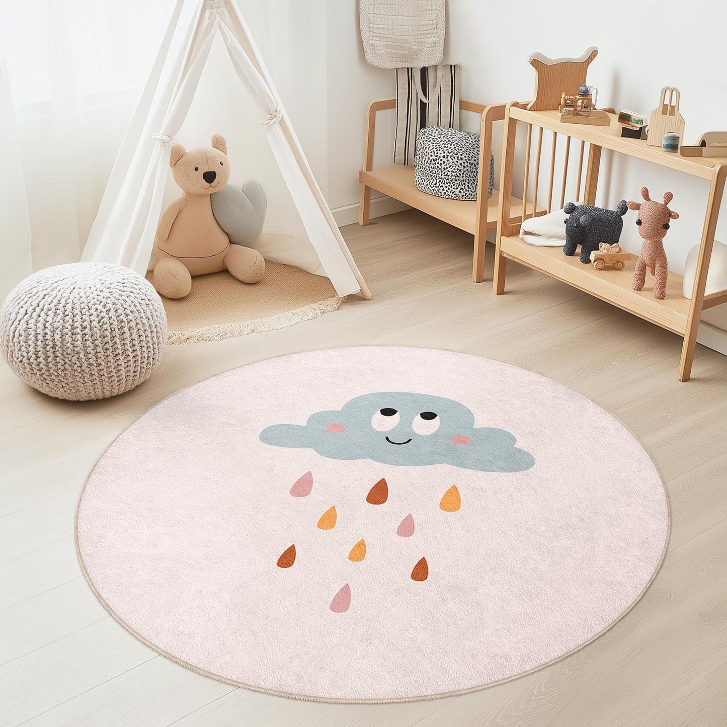 Spielteppich mit Cartoon-Wolkenmotiv: Weiche Spielmatte fürs Kinderzimmer