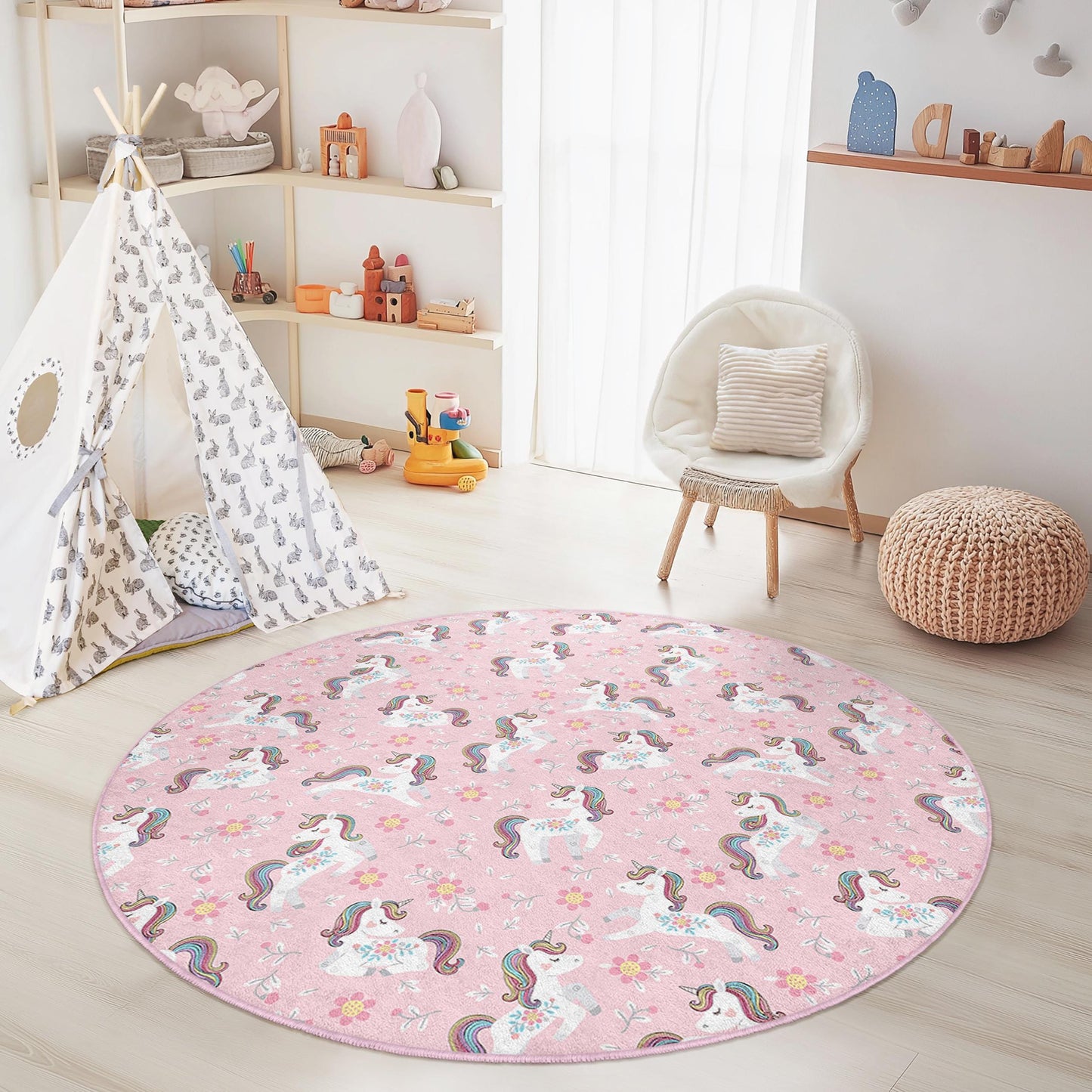 Verspielter Einhorn-Kinderteppich: Zartrosa Spielzimmerteppich