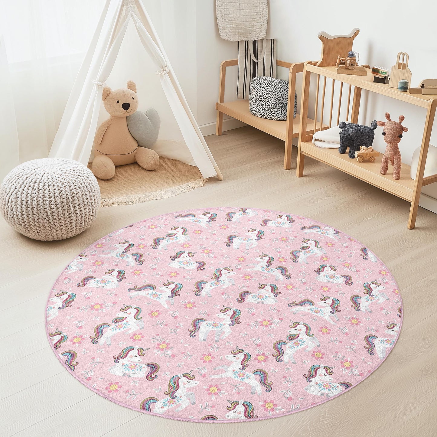 Verspielter Einhorn-Kinderteppich: Zartrosa Spielzimmerteppich